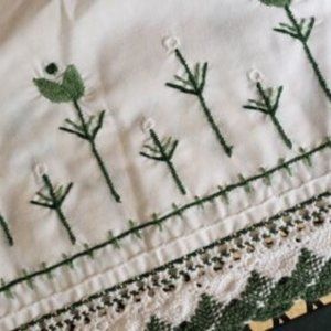 White and Green Flower Tulips Kitschy Embroidered & Crochet Window Valance